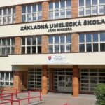 Pecník: Dejiny Bystrice v znamení pukov a hokejok…