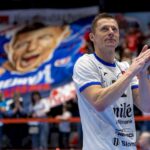 Lang prišiel takmer o palec